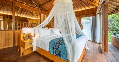 Deluxe Suite with Private Hot Tub